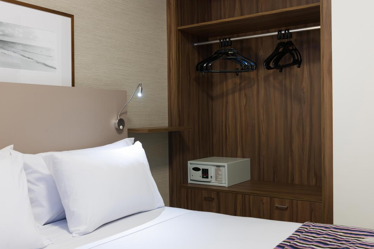 Double Room Queen Bed